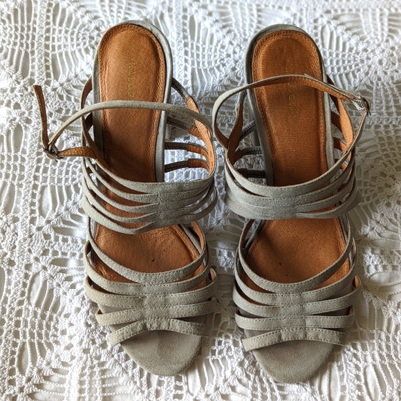 High heels - Picture 2 of 8